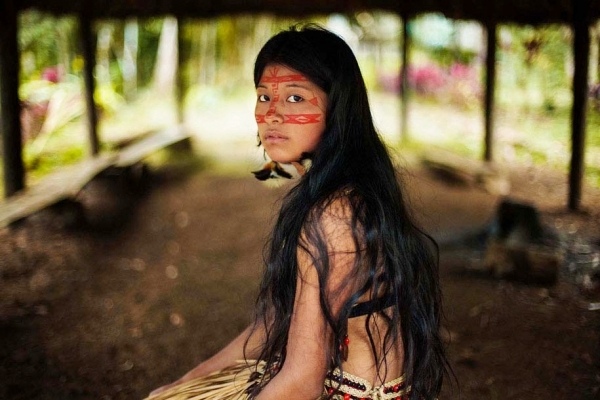 Mujer amazónica del Perú