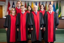 La Corte está integrada por siete Jueces y Jueza, nacionales de los Estados miembros de la OEA.