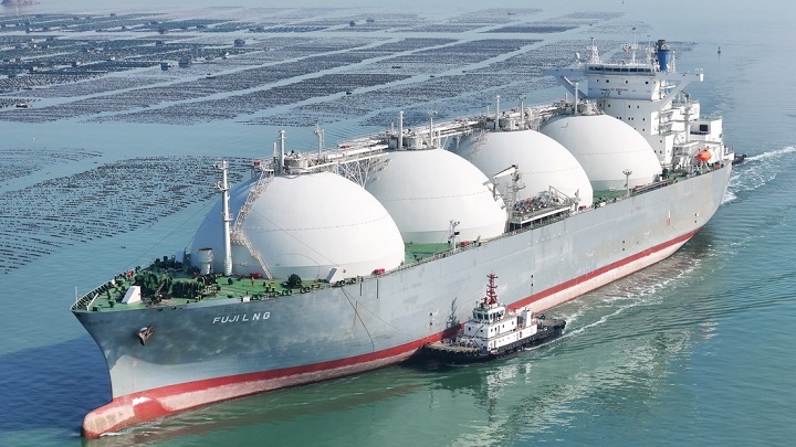 Transportador de GNL atraca en Yantai