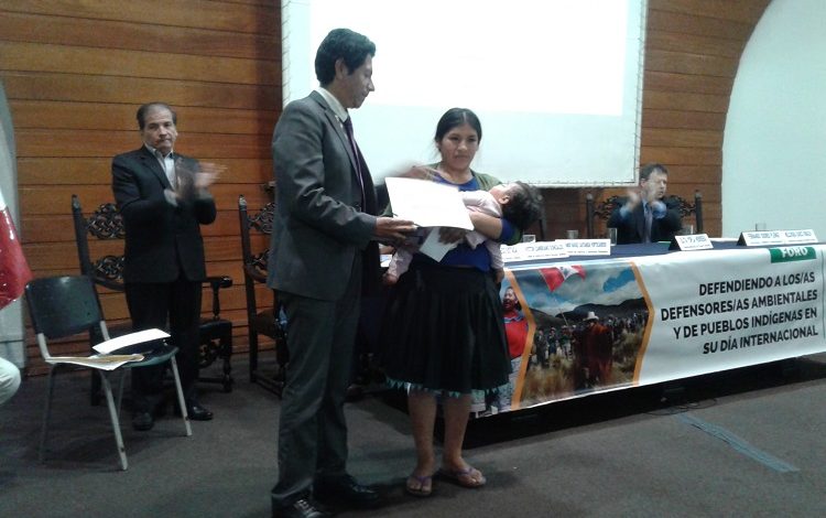 Edgardo Rodríguez y Elita Yopla.